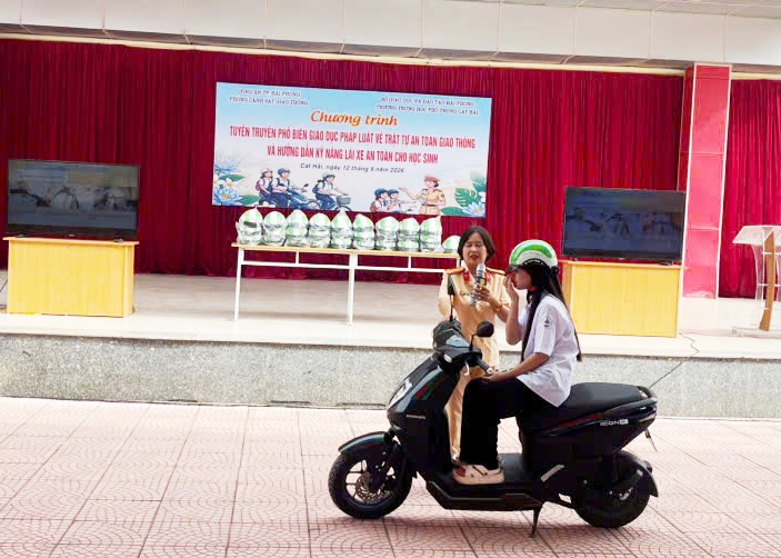 Nâng cao kỹ năng an toàn giao thông đến học sinh đặc khu Cát Hải (Hải Phòng)